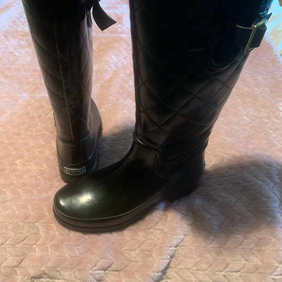 Sperry Top-Sider size 7 Waterproof rubber boot. - Picture 2 of 6